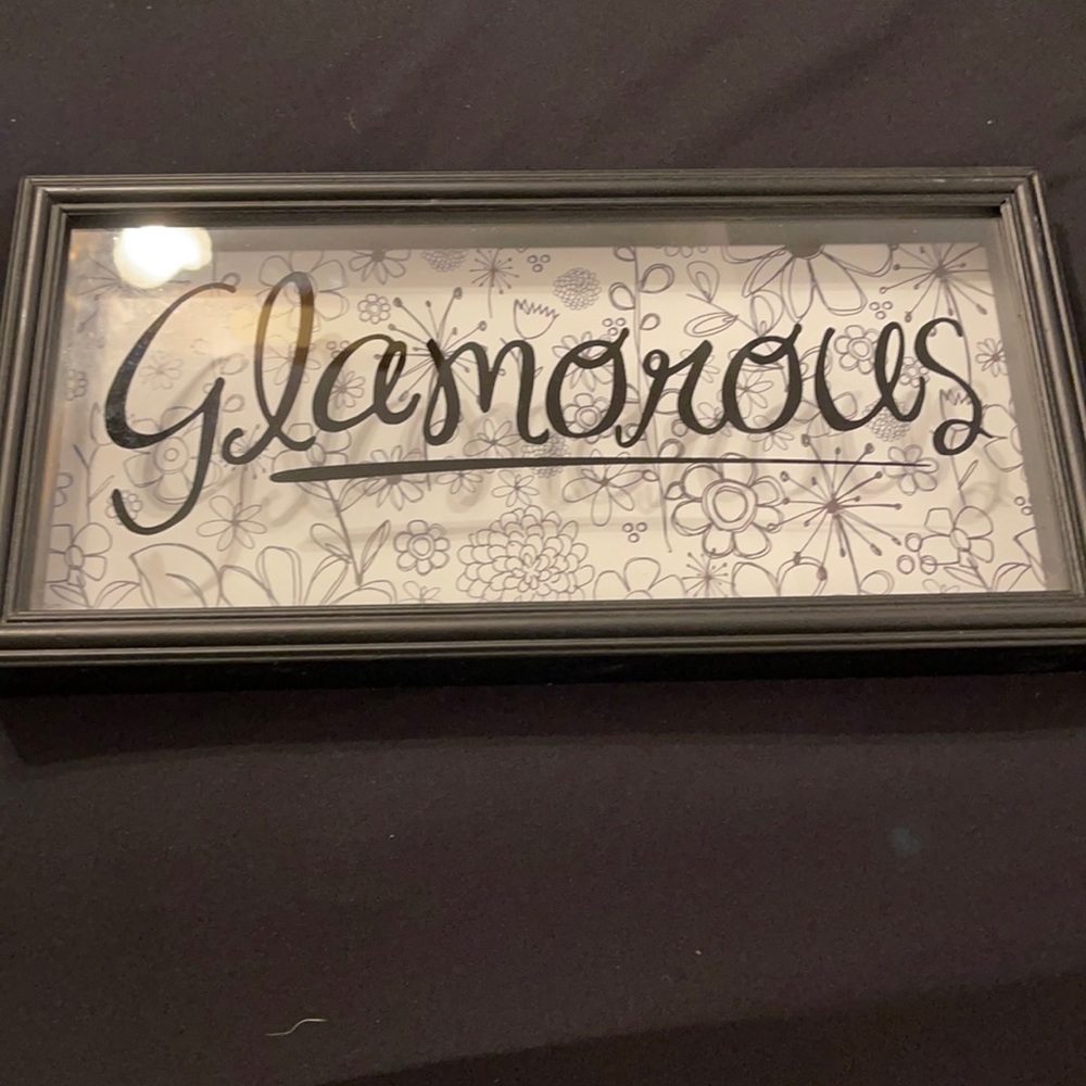 Glamours wall sign